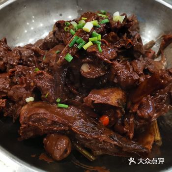 来到郴州，盆友推荐一家土菜馆，店里的装璜普通