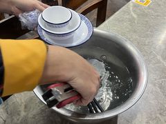 -四川小胡子海鲜(丁村万人海鲜广场店)