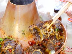 红汤羊蝎子铜锅-宝记烧烤·碳锅羊肉·羊蝎子火锅·夜食社(文体路创始店)