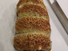 芝士香肠面包-巴黎贝甜(好世界店)