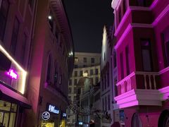 -鲁邦国际风情街(麦世达韩国精品百货店)