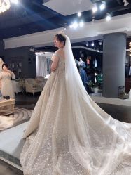 -艾米丽婚纱礼服