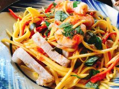 -Cuc Gach Quan Restaurant
