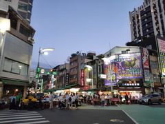 -六合夜市