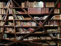 -钟书阁(松江泰晤士小镇店)