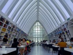 -钟书阁(松江泰晤士小镇店)