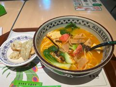 -蒙自源米线大王(东站店)