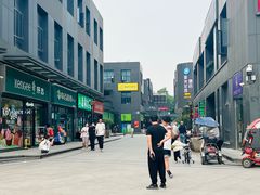 -汉阳火车站(地铁站)
