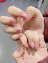 -进巍美甲美睫