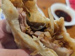 -老天桥酱肉烧饼夹肘子(天桥店)