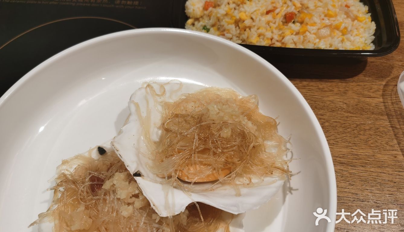 虾黄不是很OK。环境很好，每张桌子都配有一次性手套