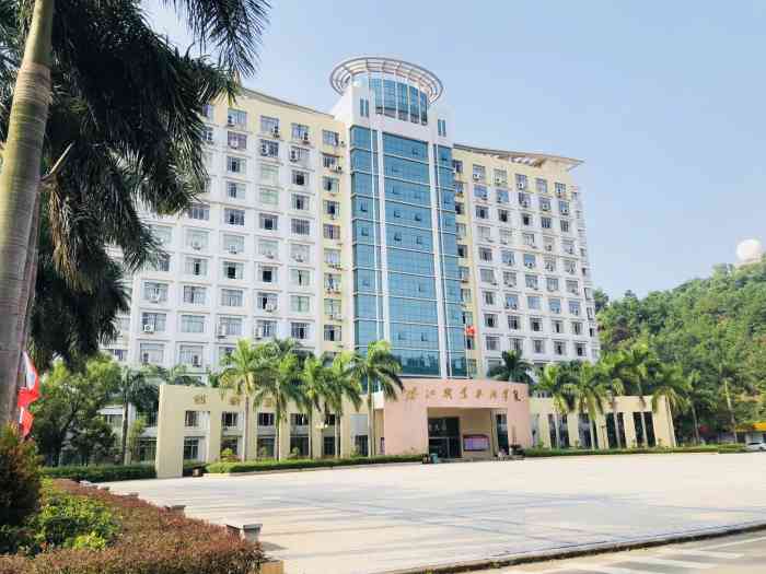 阳江职业技术学院-"触景生情系列校园永远都是物是人非事事休.
