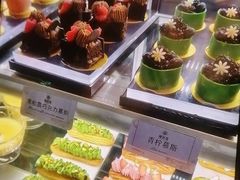 -雍容荟帝王蟹活龙虾展台自助(IFS黑金店)