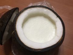 -志龙皇冠吃货椰子铺