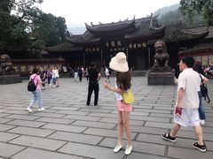 -峨眉山报国寺
