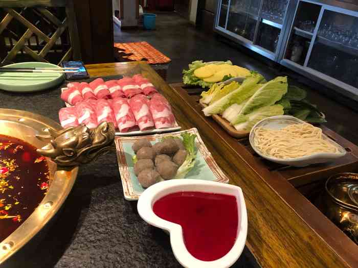 重庆棒棒军怀旧火锅(北京店)-"[薄荷]环境: 降温的日子就适合吃火锅,.