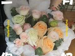 -花间阁鲜花气球连锁(两路口上清寺急市救中心店)