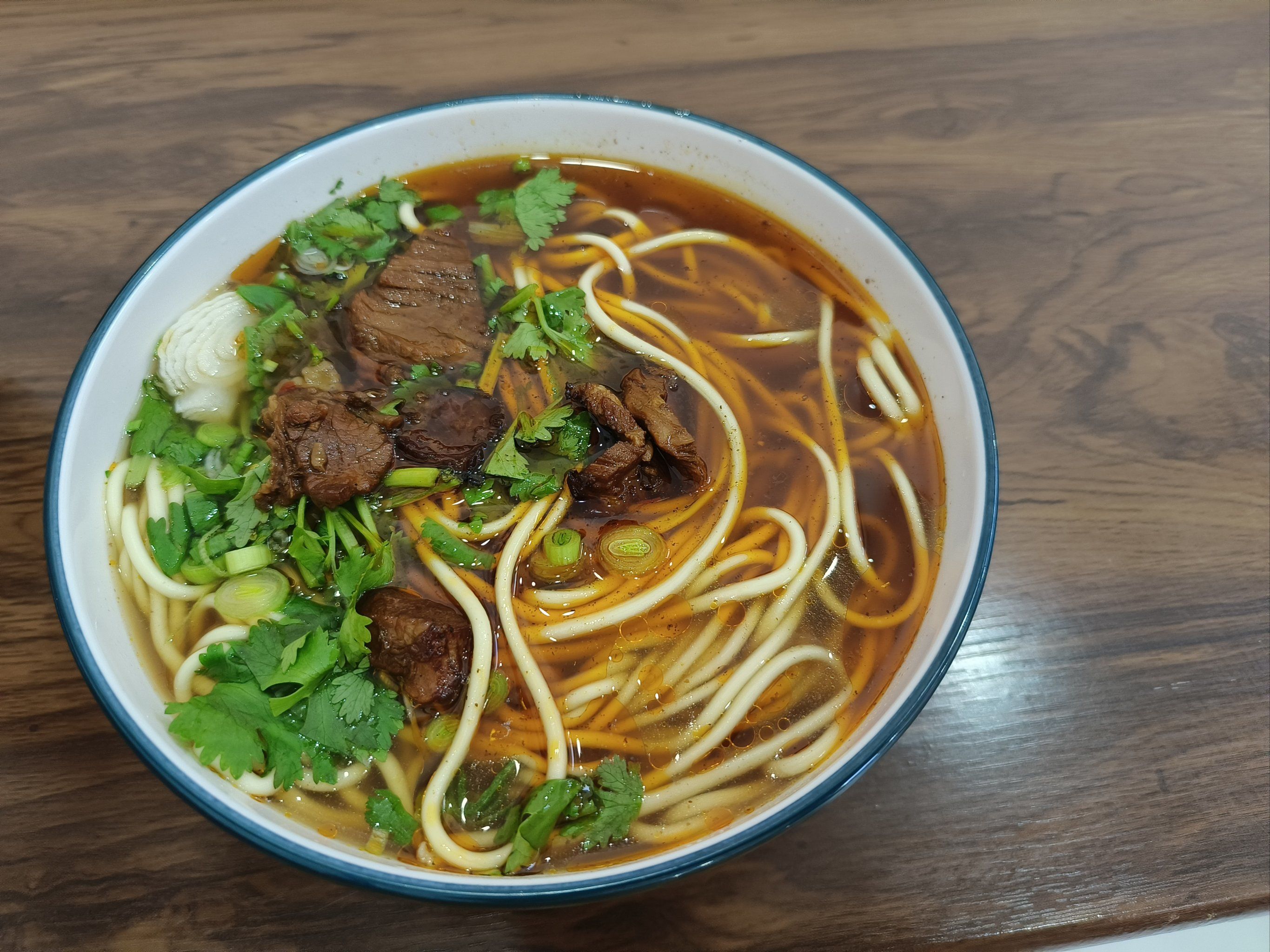 牛肉面热气腾腾