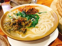 -滇香肴·云南菜蒸汽石锅鱼(云南北路店)