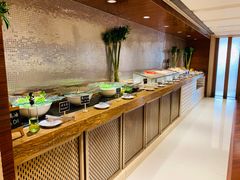 自助取餐区-湖景知味西餐厅•自助餐• 轻食(南京金茂威斯汀大酒店)