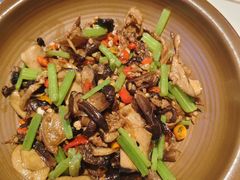 -阿瓦山寨·湘菜现炒·剁椒鱼头王(咸阳总店)