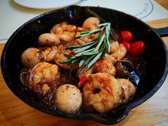 蒜香蘑菇煎虾-沏点Trattoria意大利餐厅(新街口店)