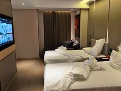 -珠海拱北富华里环宇城亚朵酒店