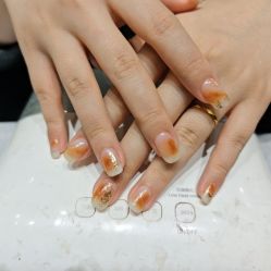 -进巍美甲美睫