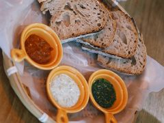 三种酱配酸面包-Mesa Madre梅萨妈妈·Bintana(国贸店)