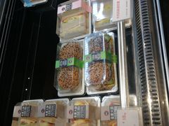 -85度C(生甜甜圈研究工坊·上海松江人民北路店)