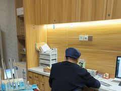 -上海仁爱医院口腔科 · 种植