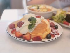 草莓舒芙蕾松饼-WOKKA by艮上(中海环宇荟店)