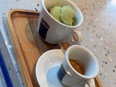 -LAVAZZA拉瓦萨咖啡(中航城君尚购物中心店)