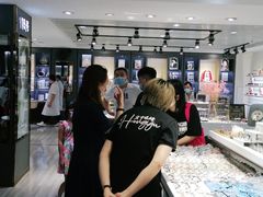 -宏宇眼镜蔡司依视路折扣店(兆佳眼镜城店)