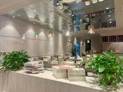 -钟书阁(群光广场店)