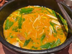 -银米·云南传统过桥米线(双廊黑金冠店)