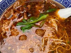 肥肠辣肉面-沪西老弄堂面馆(定西路店)