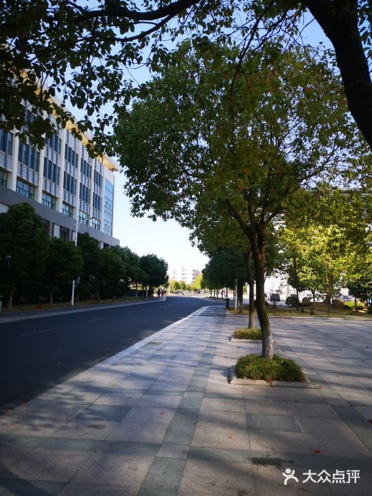 扬州大学扬子津校区润园餐厅图片