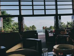 -亚龙湾喜来登·美景台大堂吧