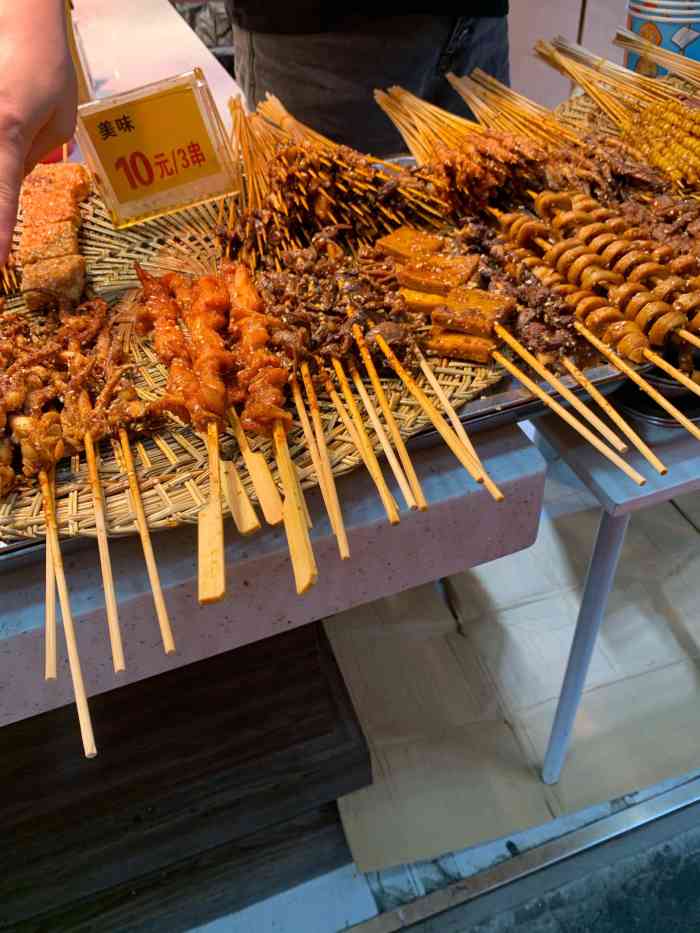 四经一手工串串(惠福东路7号店)-"就在北京路美食街这边,店内很少位置