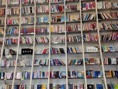 -钟书阁(松江泰晤士小镇店)