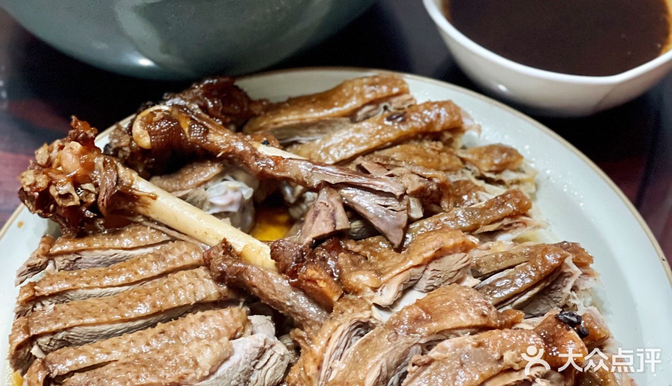 南宁也能吃上广东人气美食—清远碌鹅[调皮]