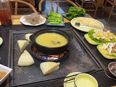 -有一锅·野生菌黑山羊腊排骨火锅(古城北门店)