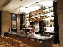 -武汉光谷广场杨家湾地铁站怡程酒店