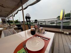 -中茵皇冠假日酒店·棕榈岛湖畔餐厅