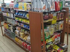 -全家便利店(莲花池东路店)