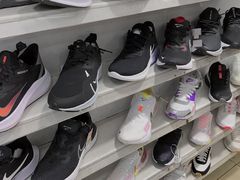 -阿迪达斯(澳门水坑尾街店)