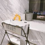 我选择了大的套房，能看到江景和城景，视野一级棒