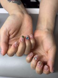 -小黑瓶美甲美睫