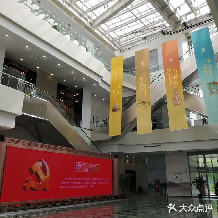 顺义博物馆，玻璃悬空地台设计很巧妙